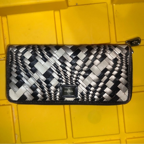 Cole Haan Black and Cream Wallet - Picture 1 of 4